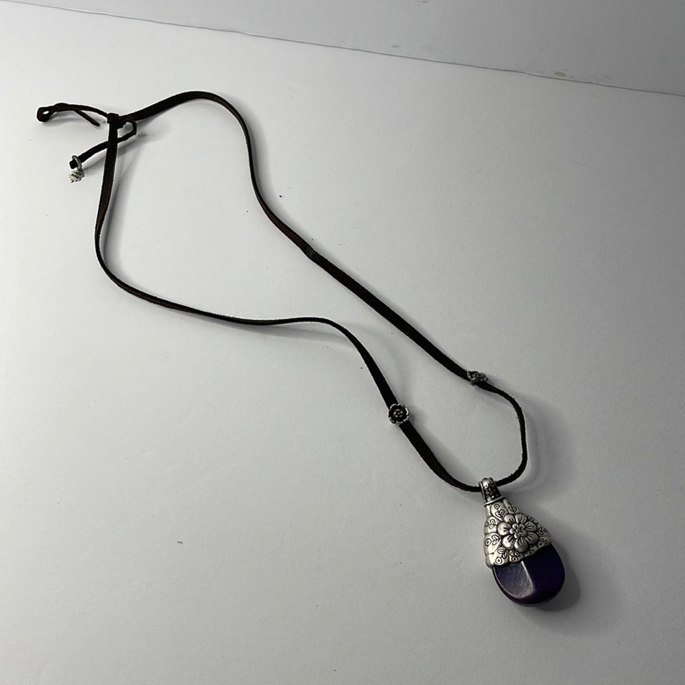VINTAGE PURPLE AMULET NECKLACE